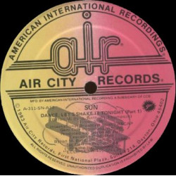Sun - Dance Lets Shake It Tonight / Reggae Man